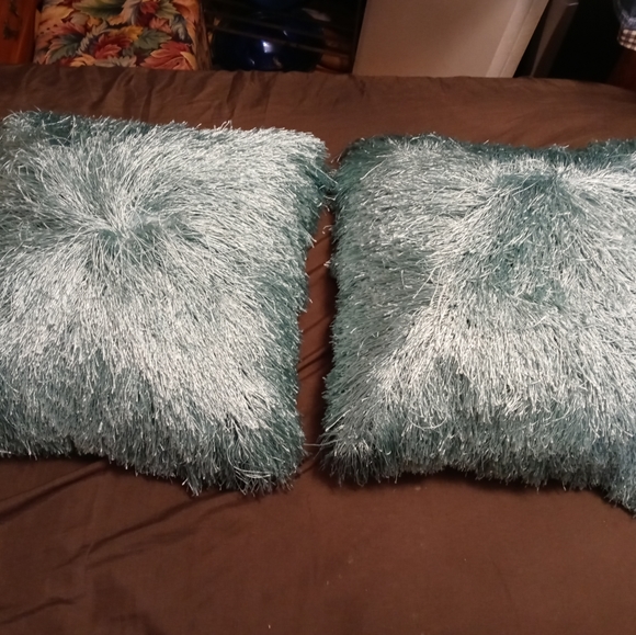 🏖⛵PIER 1 IMPORT TWO FLUFFY PILLOWS 🏝A FANTASTIC VINTAGE GIFT 🎁 - Picture 6 of 13